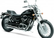 Suzuki Boulevard S83